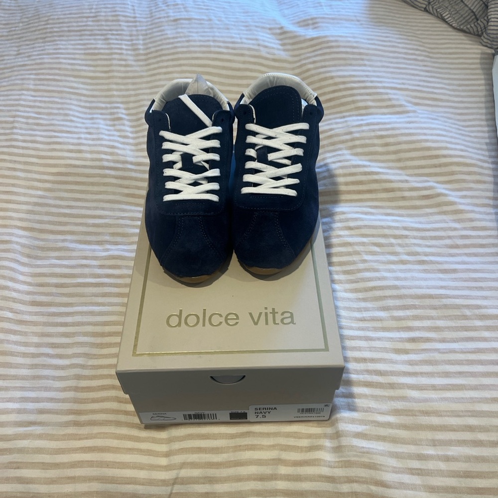 NWT Dolce Vita Serina Navy Suede Sneakers, 7.5